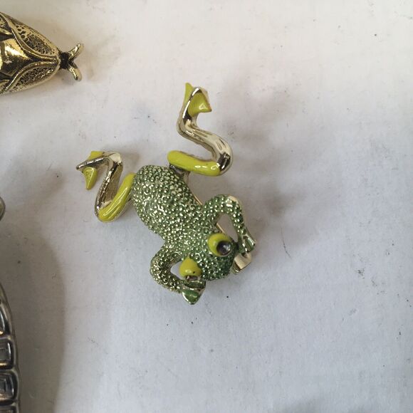 Lot Of 8 Vtg  Animal Insect Pins Brooch Earrings Frog Turtle Dragonfly   Scarab - Picture 5 of 12